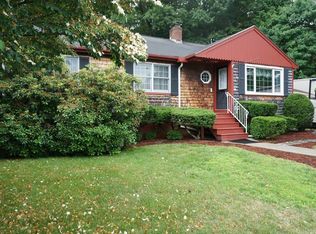 7 Dianthus Rd, Holbrook, MA 02343