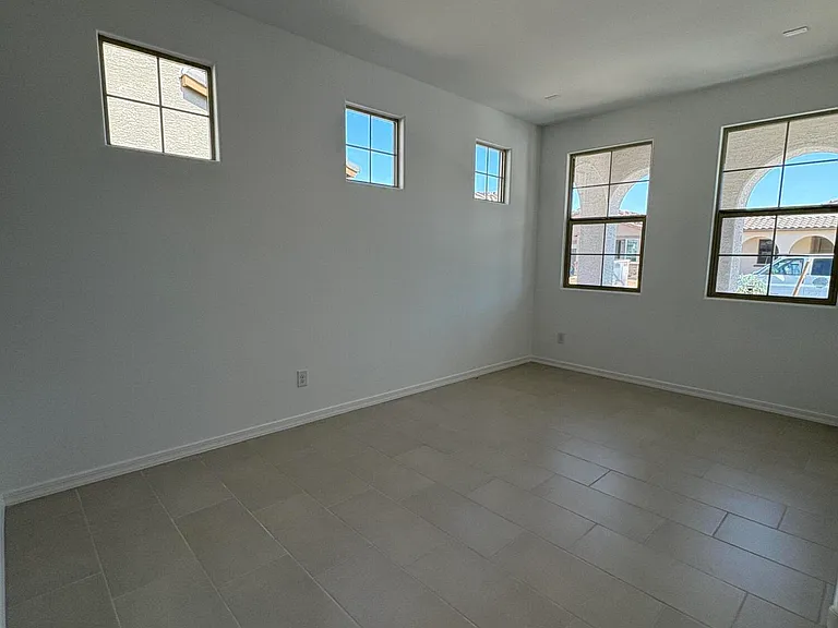 17613 W Georgia Ave — Photo 6