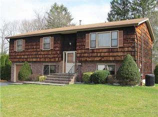 26 Hansen St, Tappan, NY 10983