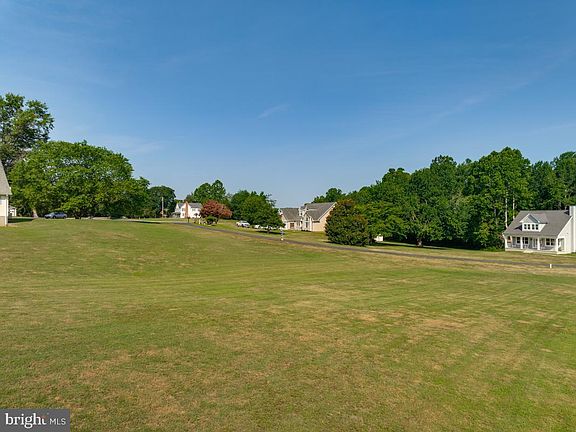 4th image of 90 Griffith Way