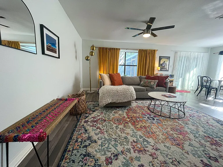 2511 E Stassney Ln — Photo 3