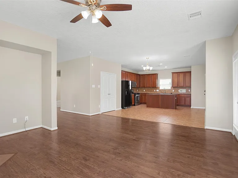 692 Casual Ln — Photo 6