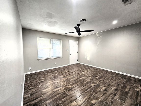 3rd image of 604 E 4th St