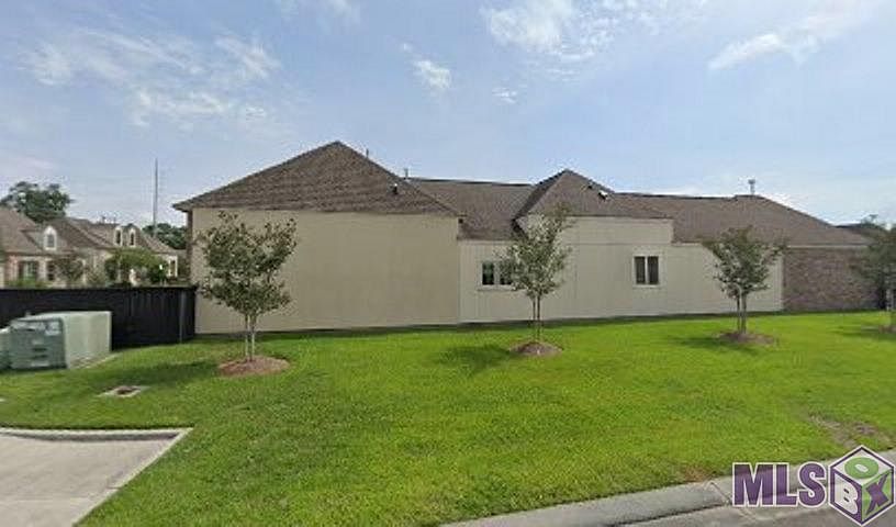 2nd image of 14439 Villa Carre Dr