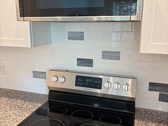 5th image of 1600 Long Grove Dr Unit 1222
