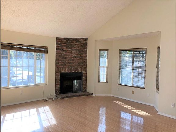 2nd image of 34 N El Molino St APT 1