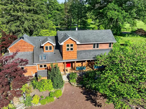 498 Perrineville Rd, Hightstown, NJ 08520