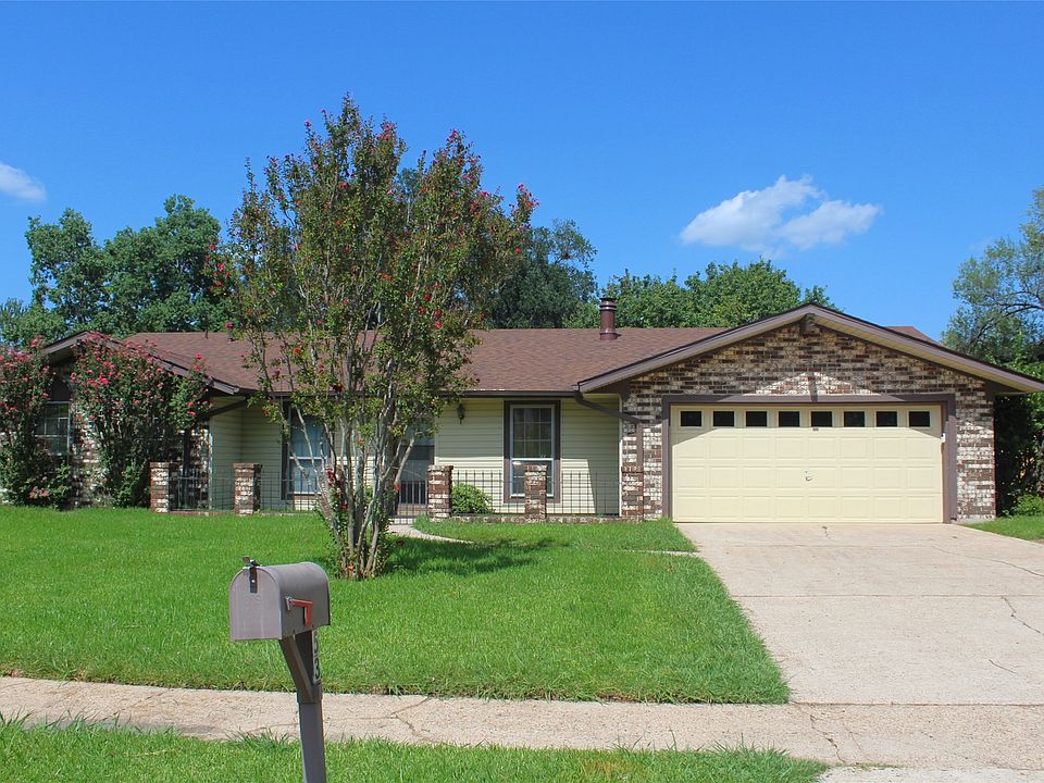 1st image of 453 Plaza Cir