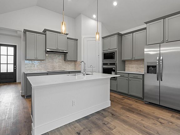 3rd image of 205 Sandhill Grove Trl