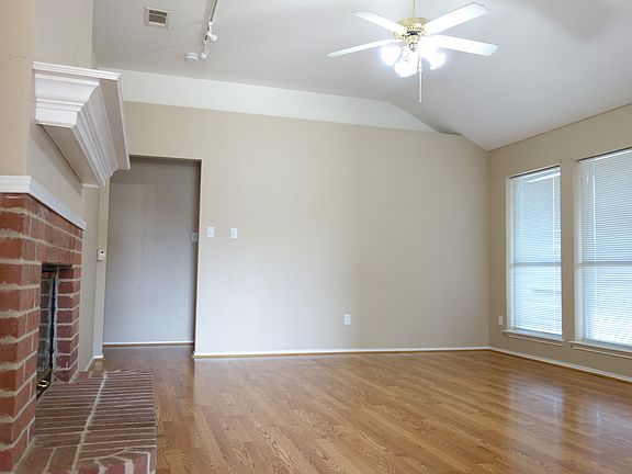 3rd image of 2104 Bosswood Dr