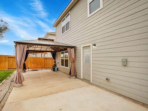 4th image of 12107 Luckey Villa