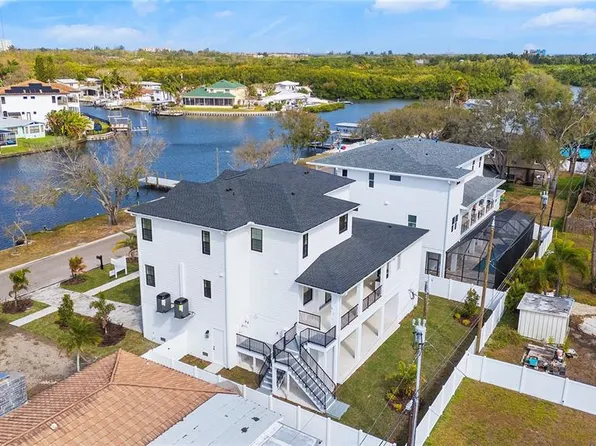 220 90th Ave NE, Saint Petersburg, FL 33702