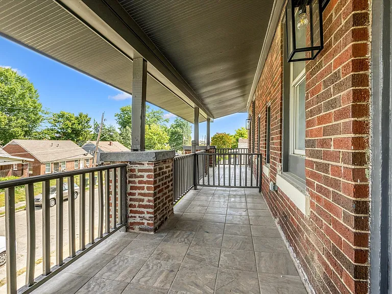 2395 Forrest Ave #3 — Photo 8