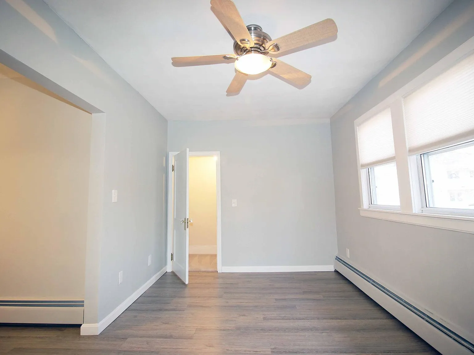 1 bed, 981 sqft, $1,500 — Photo 3