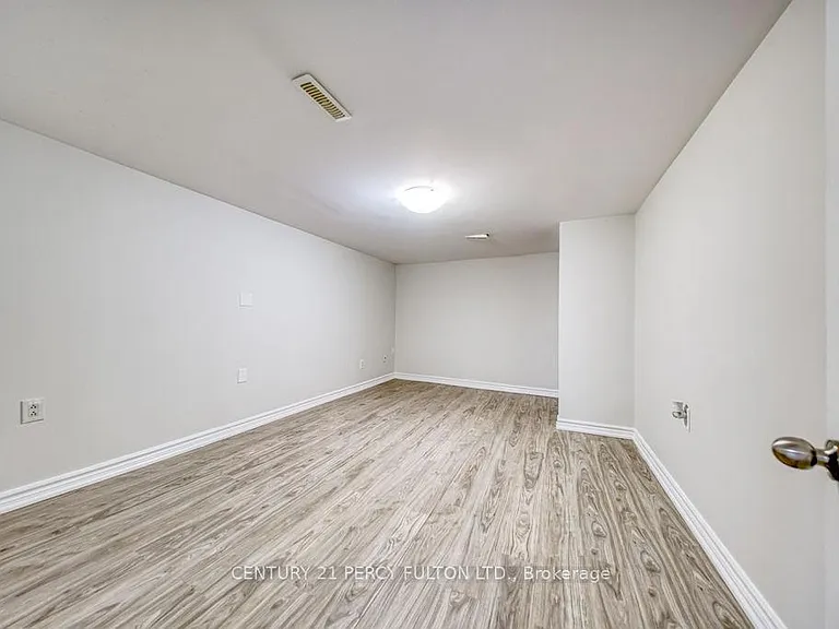 871 Liverpool Rd #LOWER — Photo 10