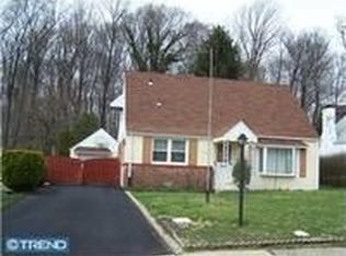 8706 Alicia St, Philadelphia, PA 19115