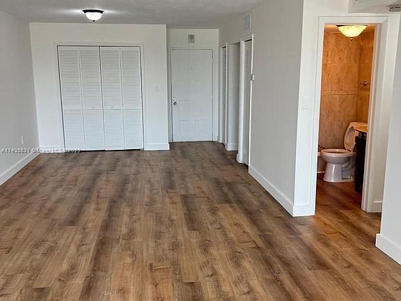 4th image of 6960 Miami Gardens Dr APT 2-427
