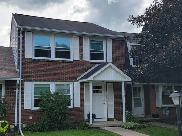 922 Country Club Dr, Bloomsburg, PA 17815