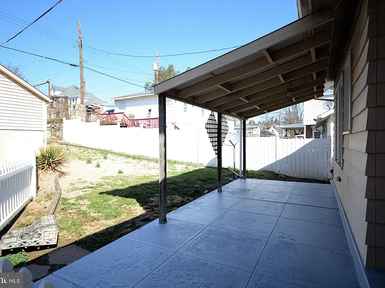 623 Guilford Ave — Photo 29