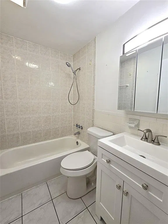 1 bed, 1.0 bath, 585 sqft, $1,400 — Photo 3