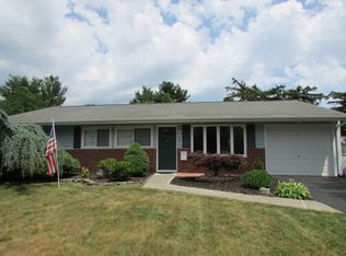 2 Stockton Rd, Kendall Park, NJ 08824