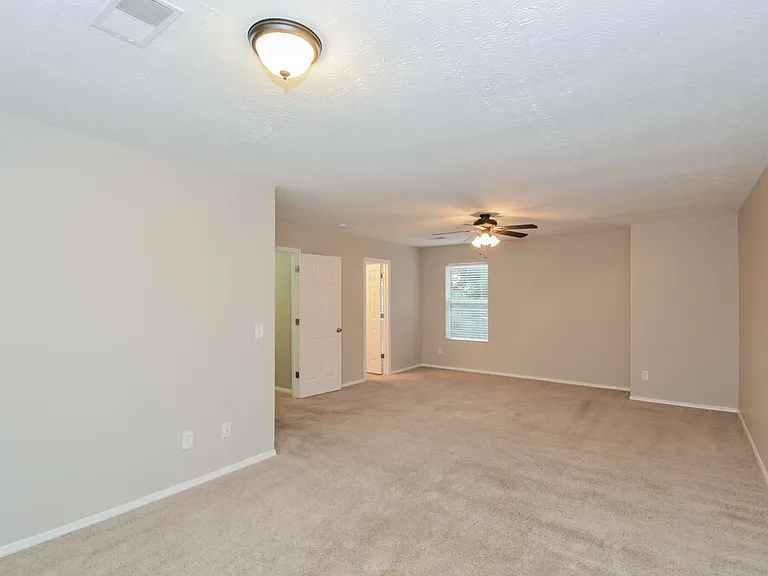 2653 Sutherland Dr — Photo 8