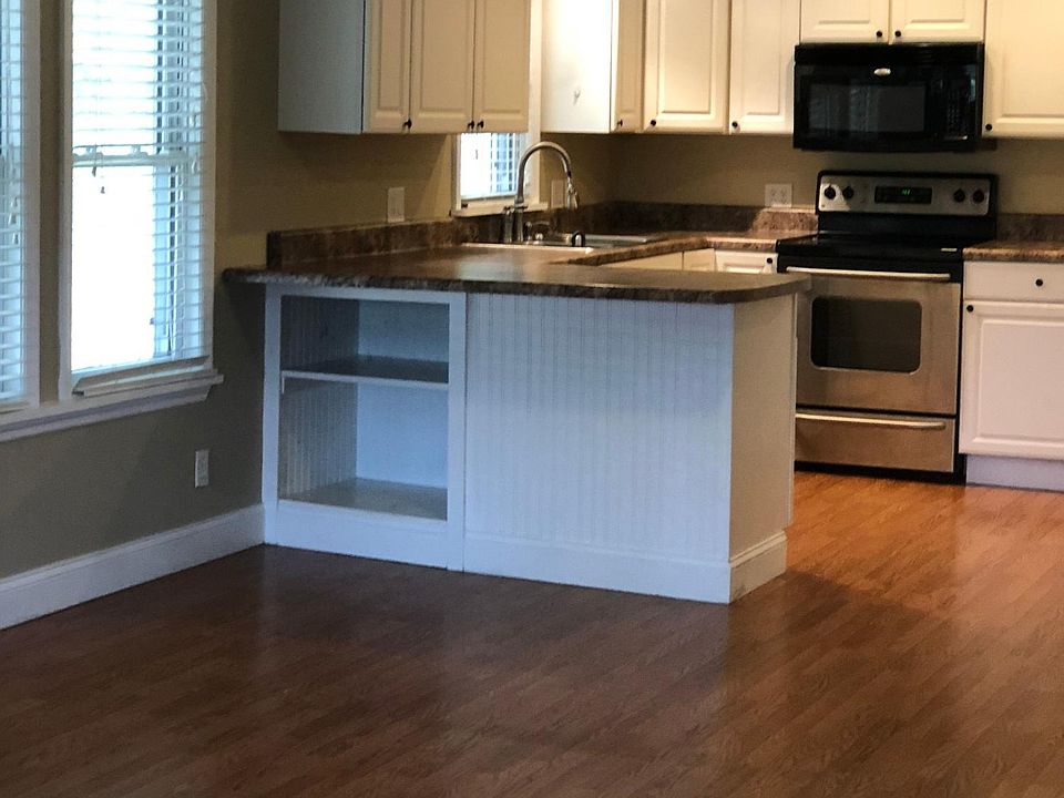 2nd image of 436 Mike Miller Ln