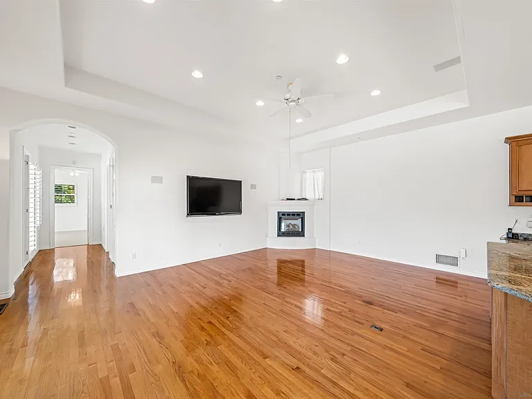 3377 Calle Margarita — Photo 10