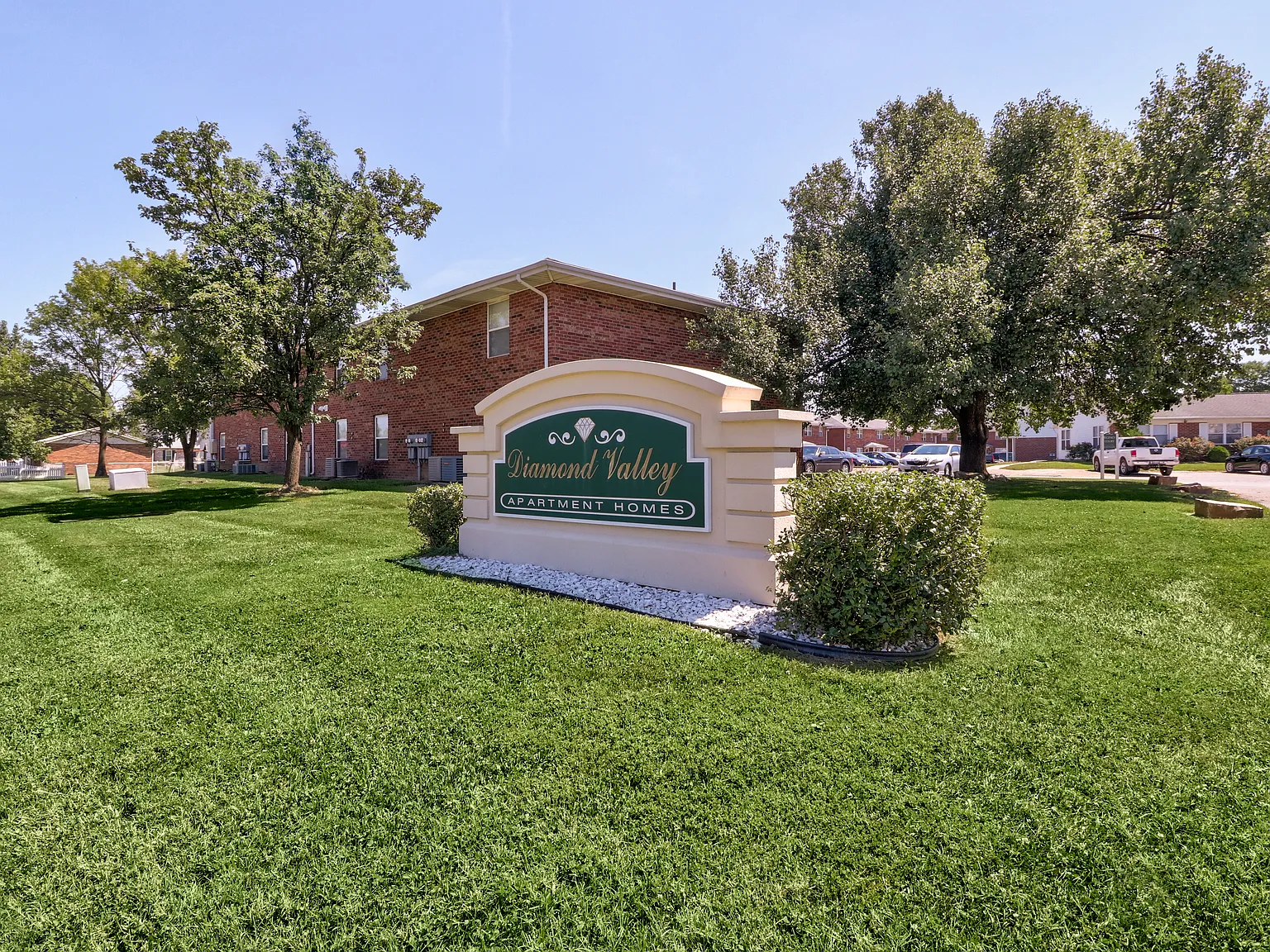 Diamond Valley Apartments — Photo 1