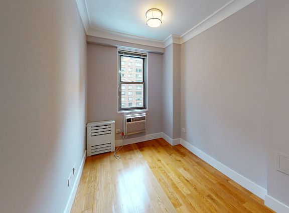 5th image of 50 W 97th St APT 9R