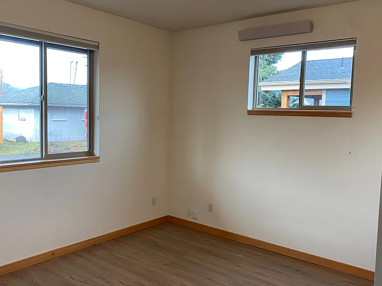 931 Zanna Ln — Photo 2