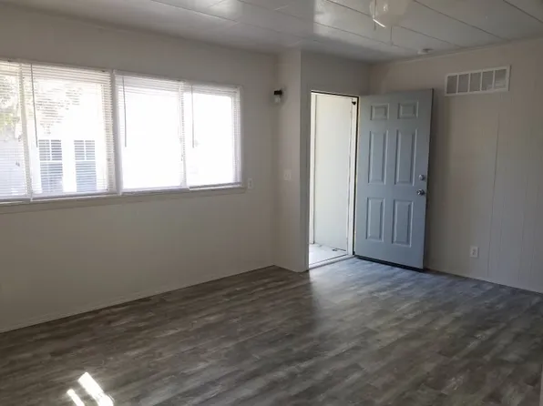 120 S Cascade St #C, Kennewick, WA 99336