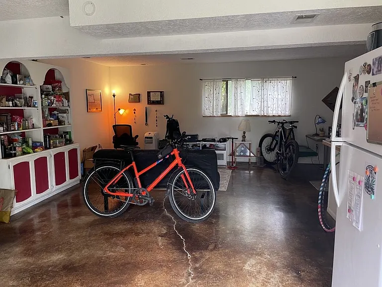 1500 SE Eastwood Ct #5 — Photo 8