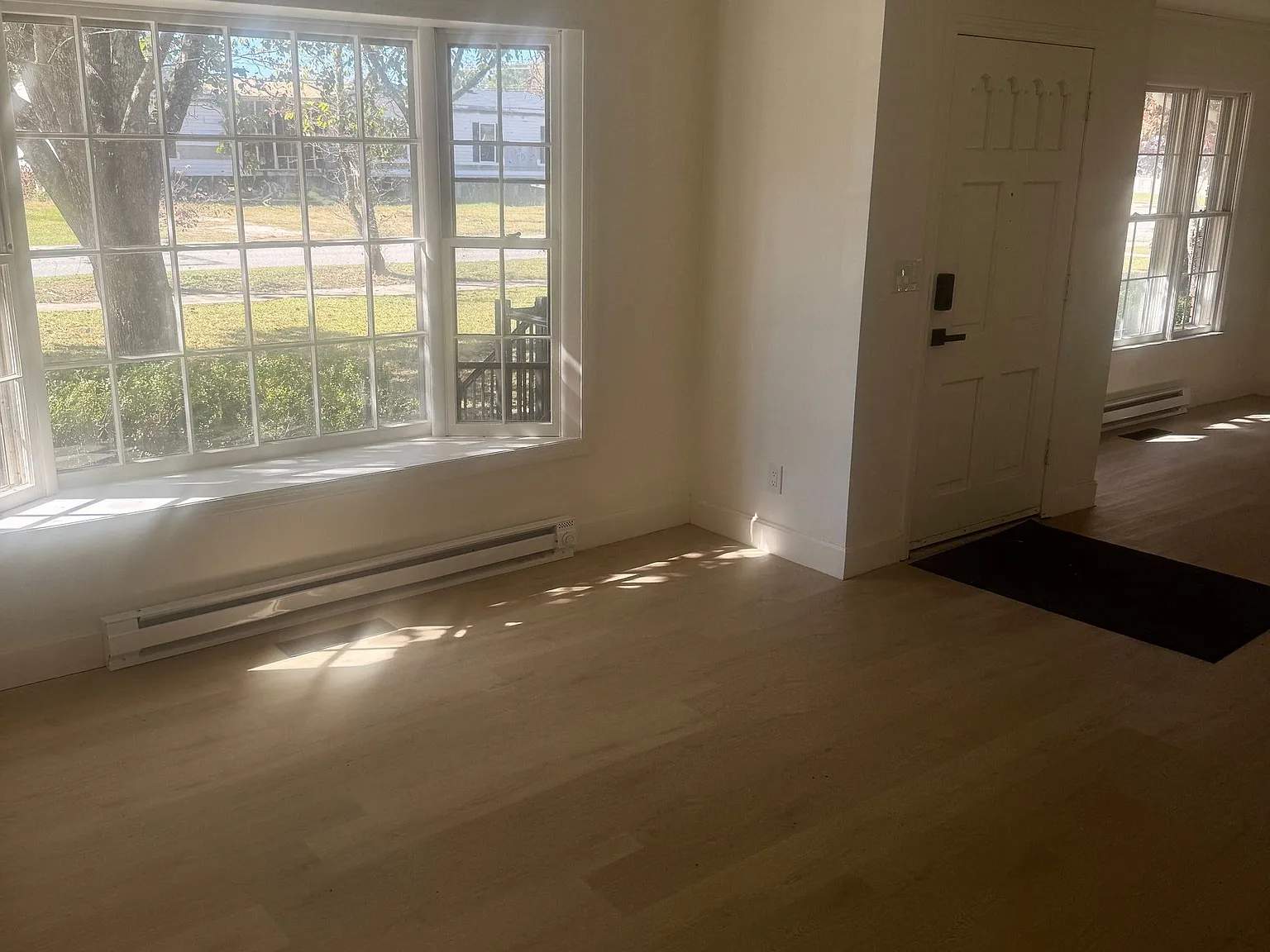 3 bed, 2.5 bath, 1900 sqft, $1,700 — Photo 3