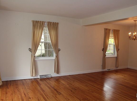 2nd image of 126 Iroquois Dr