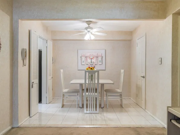 3060 Ocean Avenue image 4 of 14