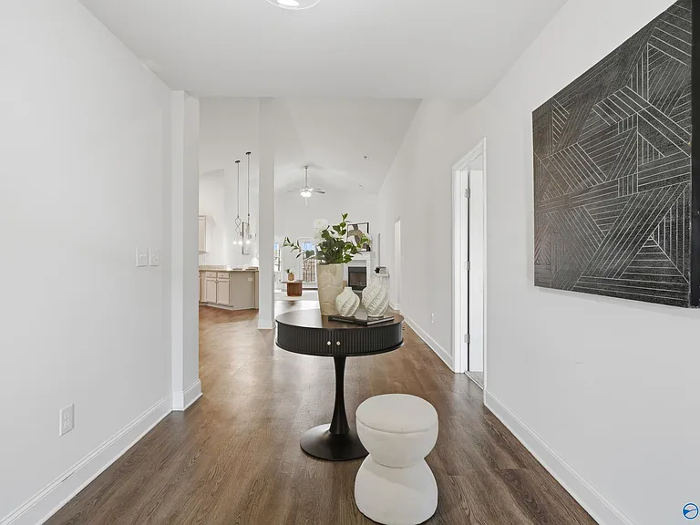 187 Abercorn Dr — Photo 3