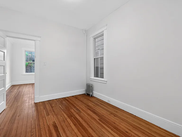 42 Duer Pl #1 — Photo 10