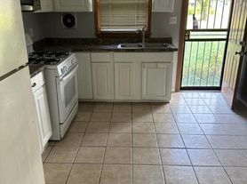 15815 Lexington Ave, Harvey, IL