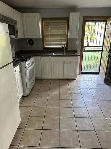 15815 Lexington Ave #5A Photo 1 15815 Lexington Ave #5A Photo 1