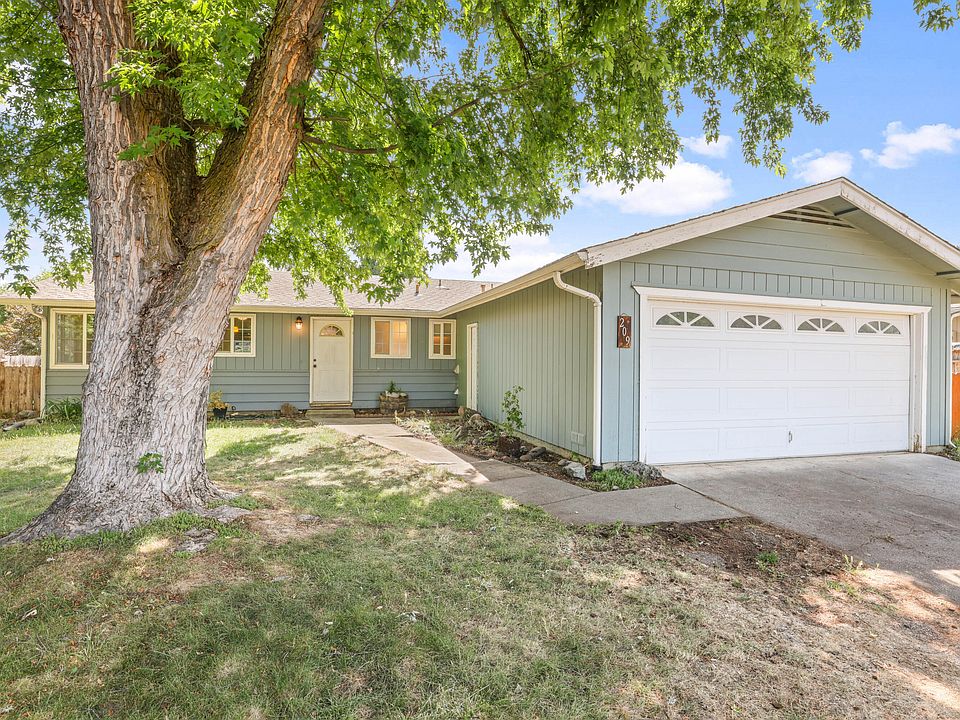 1st image of 209 Coral Cir