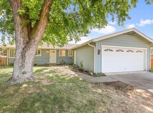 209 Coral Cir, Phoenix, OR 97535