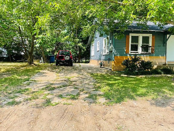 Driveway- space 2 cars