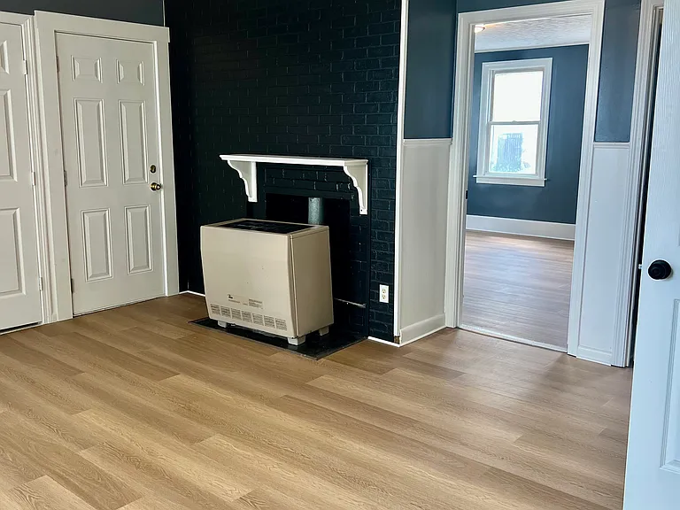 1190 Pleasant St #1 — Photo 8