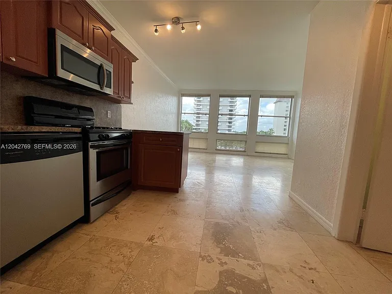 700 Biltmore Way #414 — Photo 1