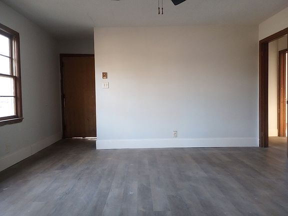 2nd image of 622 Overhill Dr