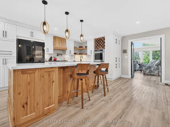 6410 Sherwood Rd, Niagara Falls, ON L2E 5M1