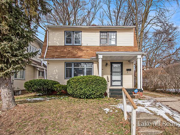 2nd image of 545 Ardmore St SE