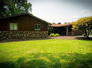 409 Sawmill Run Rd, Butler, PA 16001