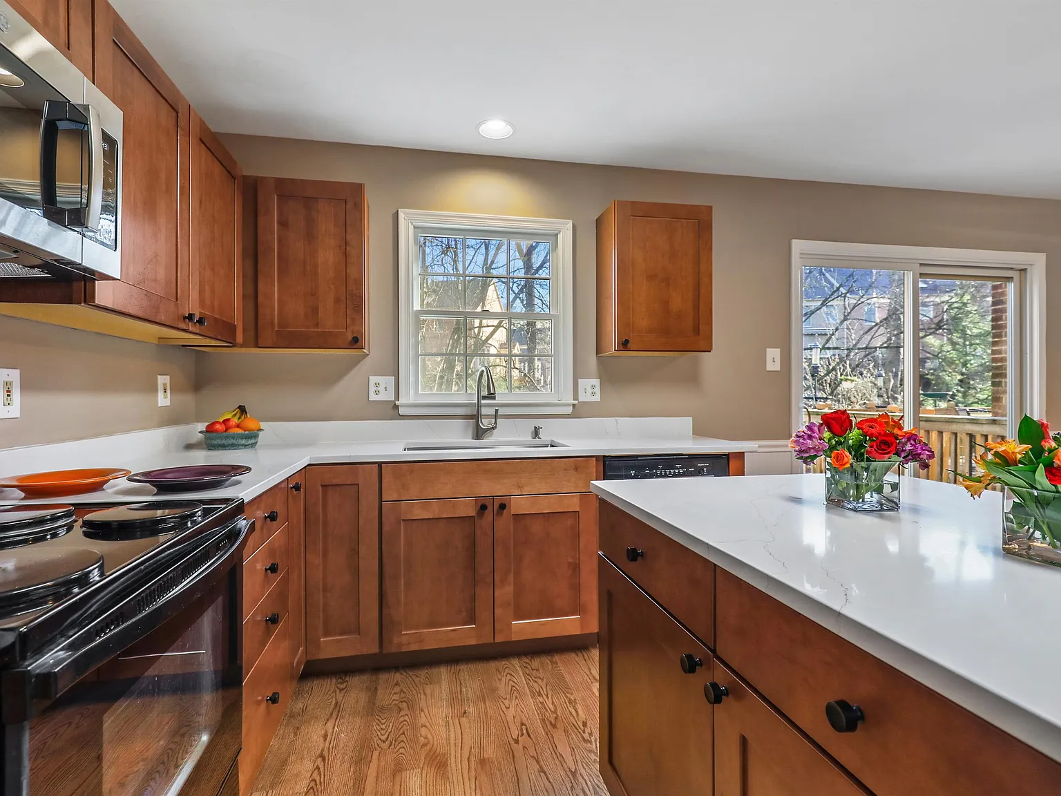 923 Hidden Moss Drive - - — Photo 3